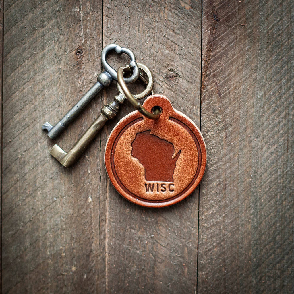 Wisconsin State Silhouette Leather Keychain Circle