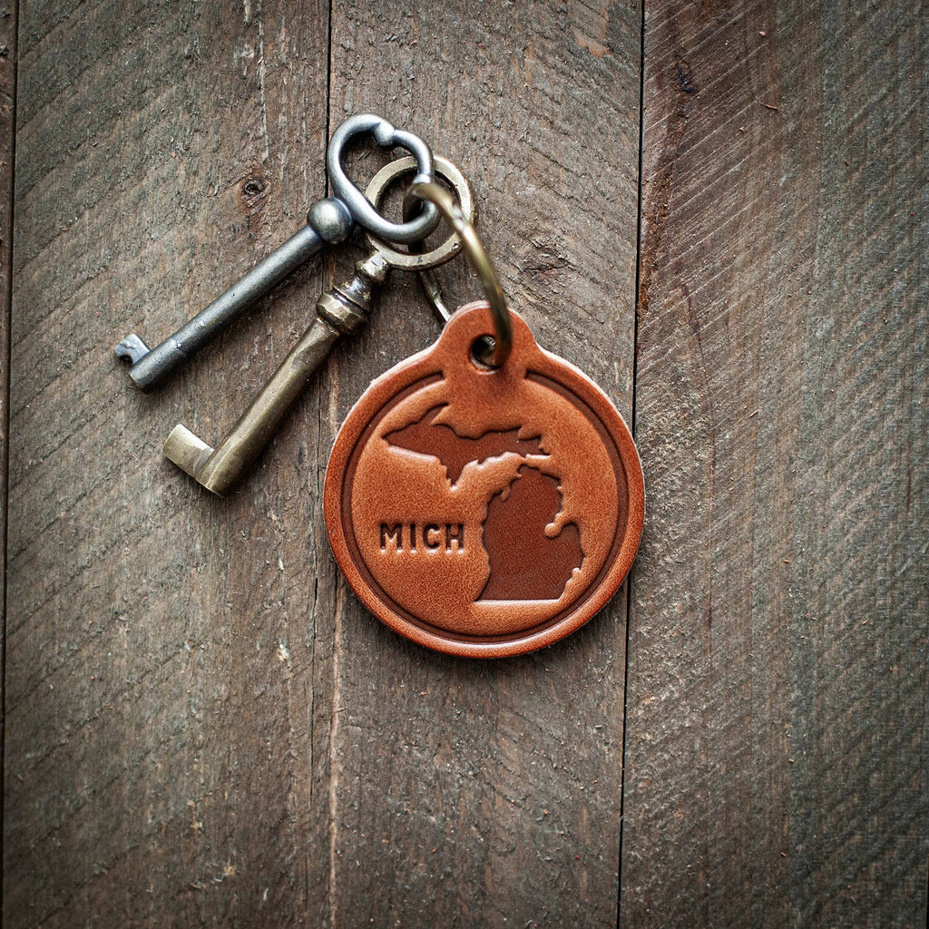 Michigan State Silhouette Leather Keychain Circle