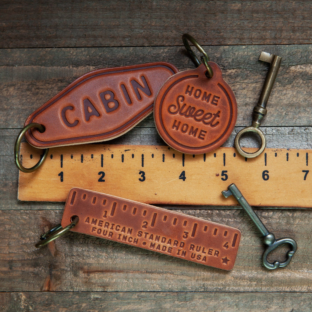 Wyoming State Silhouette Leather Keychain Circle